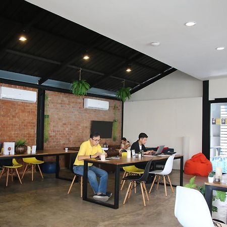 The Capsule By Unionspace (Adults Only) Bangkok Exteriör bild