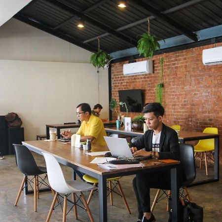 The Capsule By Unionspace (Adults Only) Bangkok Exteriör bild