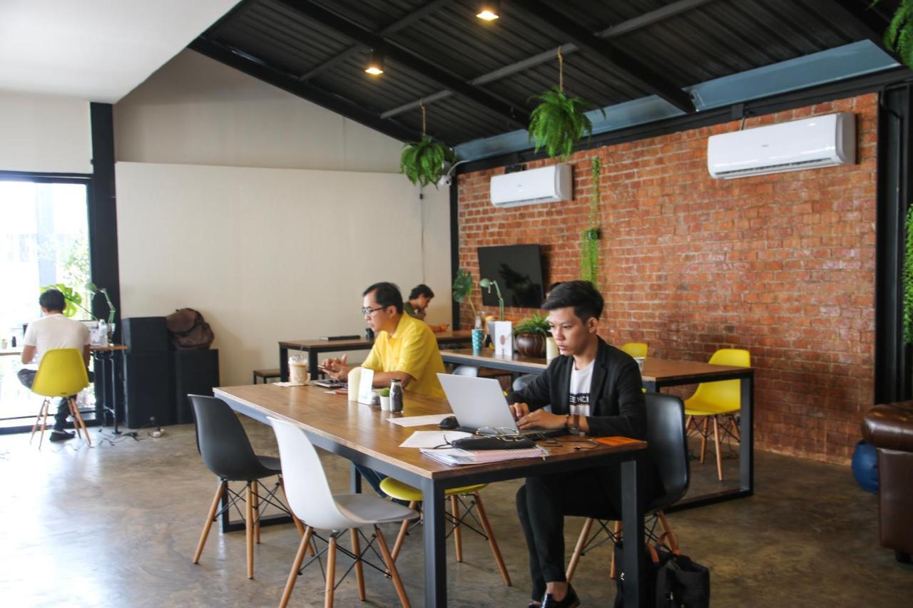 The Capsule By Unionspace (Adults Only) Bangkok Exteriör bild