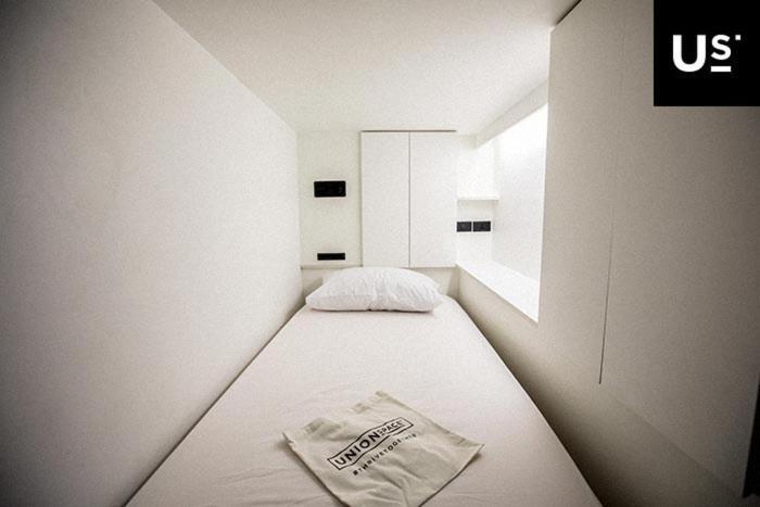 The Capsule By Unionspace (Adults Only) Bangkok Exteriör bild